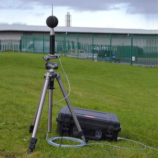 Çevresel gürültü — tripod üzerinde ölçüm cihazı